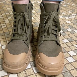 Lug boots